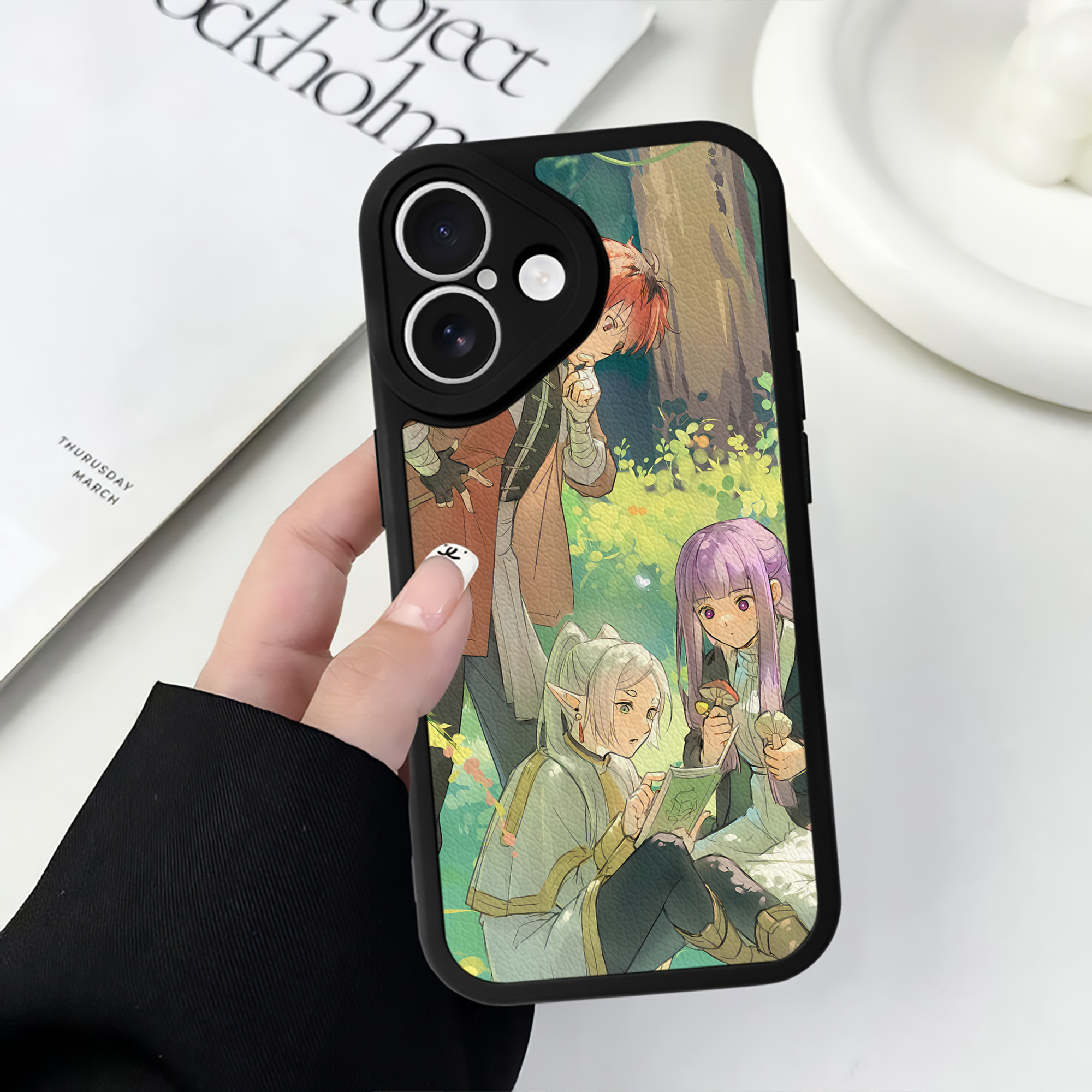 （画像用） 葬送のフリーレン Frieren 【iPhone 16シリーズ対応】シリコンスマホケース（レザー調） 材質：シリコン